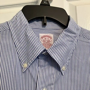 Camisa de vestir Brooks Brothers para hombre 16-3 fabricantes azul blanco rayas abotonadas usada en excelente estado - Imagen 1 de 4