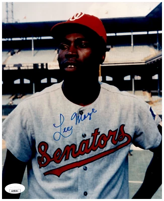 LEE MAYE SIGNED 8X10 PHOTO AUTO AUTOGRAPH JSA COA WASHINGTON SENATORS - Image 1 of 2