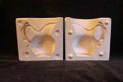 Jarra pequeña de lujo Spectrum de colección con molde de fundición antideslizante para uvas Foto 1 de 4