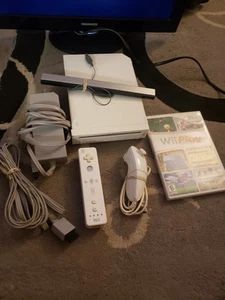 Nintendo Wii RVL-001 Konsole Bundle - Weiß mit Spiel - Bild 1 von 13