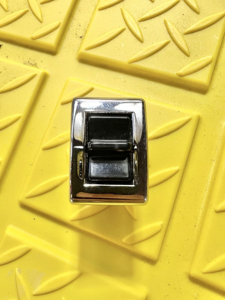 DeTomaso Pantera WINDOW SWITCH Foto 1 de 4