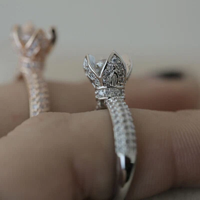 Delicado anillo de circonitas con flores relleno de oro de 18 quilates | talla 6-10 | plata de ley 925  Foto 1 de 4