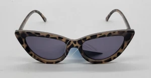 FGX FOSTER GRANT BRAND CAT EYE ANIMAL PRINT SUNGLASSES 100% UVA & UVB - Picture 1 of 10