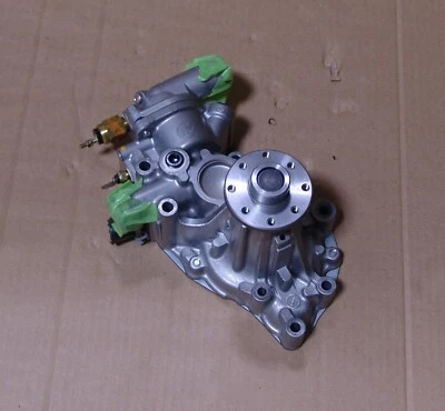 Isuzu 4LE1 bomba de agua OEM Foto 1 de 3