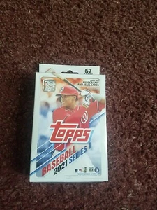 2021 Topps Baseball 1 Factory Sealed 67 Card Hanger Spring TRAINING START NOW - Bild 1 von 2