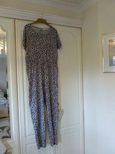 Ladies Leopard Print All In One Leisure Suit - Size 14 NWOT! - Picture 1 of 4