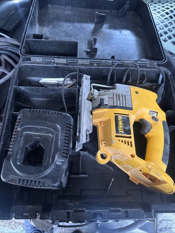 Dewalt 18 Volt Cordless Variable Speed Jig Saw DW933  - Image 1 of 4