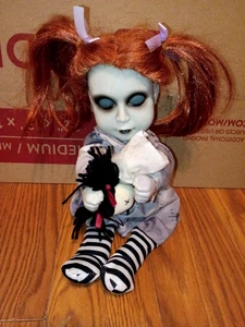 Home Depot Accents Horror Kind mit Puppe LED animierte 12" Figur. - Bild 1 von 2