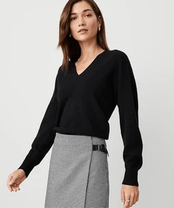 ANN TAYLOR $198 100% Cashmere V-Neck Sweater black sz small - Picture 1 of 5