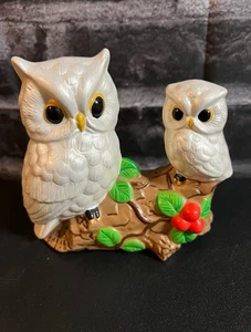 Vintage weiße Eulen sitzend auf Ast Figur Harz große Augen nostalgisch - Bild 1 von 5
