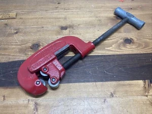 Vintage Ridgid No. 1 - 2 Heavy Duty 1/8" to 2" Inch No. 2 Pipe Cutter Rigid . - Picture 1 of 12