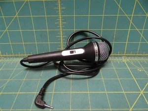 Radio Shack 33-3019 Uni-Directional Dynamic Microphone 450 Ohm Impedance - Picture 1 of 4