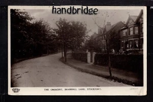 Stockport - The Crescent, Bramhall Lane - postal fotográfica real - Imagen 1 de 2
