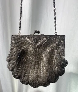Bolso sin asas de noche vintage La Regale LTD plateado con cuentas lentejuelas almeja años 50 raro - Imagen 1 de 12