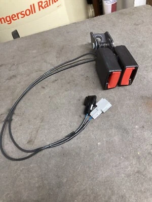 10 Saab 9-5 Aero conductor izquierdo y hebilla cinturón seguridad central trasero Foto 1 de 4