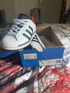 Size 5.5 - adidas Superstar Low OG W - Picture 1 of 2