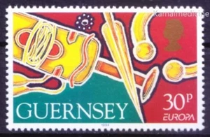 Guernsey 1994 MNH, Sword, Spear Head and Torque from King's Road Burial - Picture 1 of 1