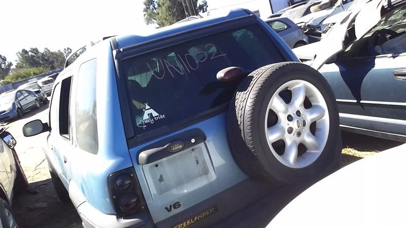 Used Rear Cargo Door Door Assembly Back fits: 2002 Land rover Freelander w/priva Foto 1 de 4