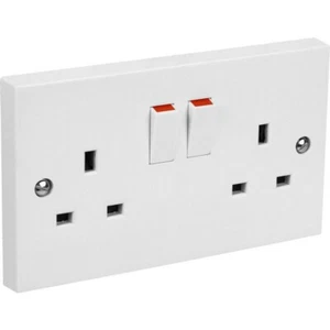 Doppia Presa Elettrica Interruttore Muro Twin 2 Gang Bianco Presa 13AMP - Foto 1 di 9