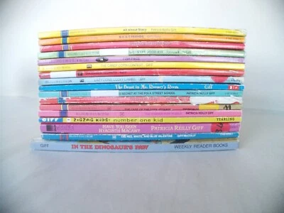 17 PATRICIA REILLY GIFF # POLK STREET PLUS ZIGZAG KIDS DINOSAUR'S VALENTINE - Image 1 of 4