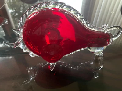 VINTAGE HANDCRAFTED RED/CLEAR GLASS BULL FIGURINE ART DECO 10,5" L x 6,5" H - Image 1 of 4