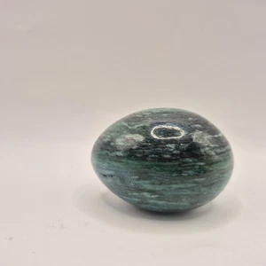 Poliertes Ei schönes Dekor grün marmoriert farbig - Bild 1 von 5