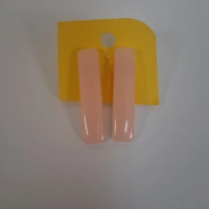Vintage Stil Rosa Plexiglas Stab Ohrringe Rechteck Ohrstecker Retro Mod Minimalistisch - Bild 1 von 4