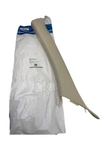 *DAMAGED* Genuine Ford OEM Driver Side Windshield A-Pillar Trim 9E5Z-5403599-BB - Foto 1 di 8