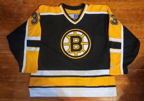 Boston Bruins Zdeno Chara Size XL Jersey Cover