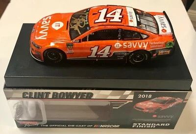 Coche fundido a presión Clint Bowyer SAVVY 2018 Ford Fusion NASCAR firmado automático 1/24 certificado de autenticidad Foto 1 de 3
