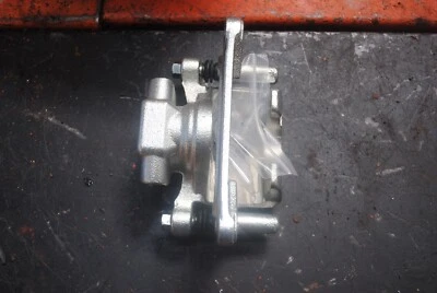 Pinza de freno trasera izquierda con soporte para Mitsubishi Outlander Lancer 3,0 L Foto 1 de 4