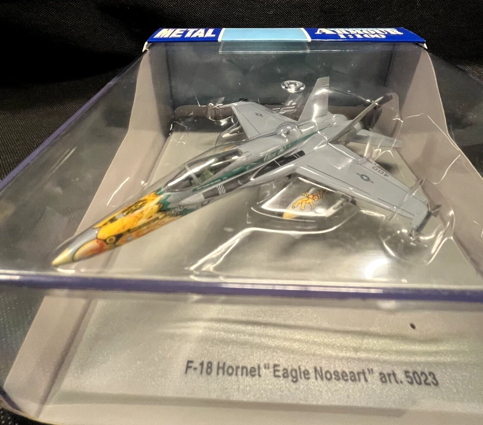 Armadura Metal Colección F-18 Hornet "EAGLE NOSEART" ARTE #5023 1:100 Foto 1 de 4