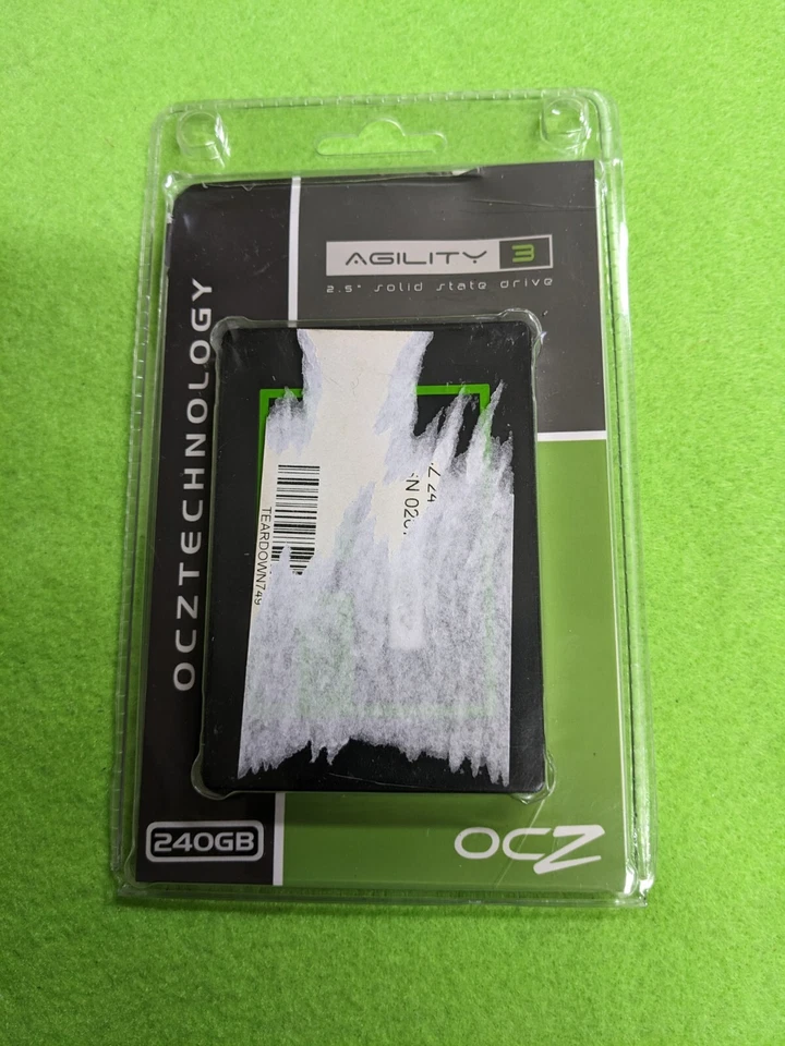 OCZ TECHNOLOGY 240gb AGT3-25SAT3-240G AGILITY 3 SERIES 2.5" SATA III ATOMOS SSD - Image 1 of 3