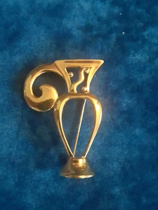 Givenchy Gold Tone Urn Pin - Vintage - Picture 1 of 3