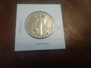 1942 P LIBERTY Half Dollar. GET THE ONE IN THE PICTURE, Free Shipping(DW-7-158) - Picture 1 of 2