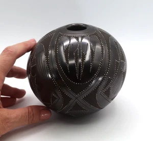 Mata Ortiz Topf Blackware weiße Punkte Muster Efrain Lucero Andrew 4,75" breit - Bild 1 von 8