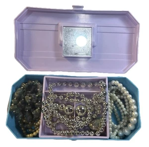 Lotto gioielli vintage - bracciali, perline, perle finte + scatola - senza riserva! - Foto 1 di 13