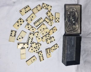 Antique Chinese Chess in Carved Dragons Box w Chinese characters on lid - Bild 1 von 16