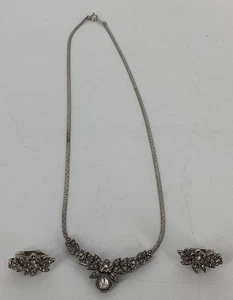 Silvertone Floral  Leaf Design Necklace With Teardrop Crystal Stone Earrings Set - Picture 1 of 10