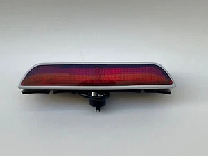 New Genuine 1988-89 Mercedes-Benz R107 560SL Trunk Third Brake Light 1078200956 - Picture 1 of 3