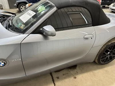 03-08 PUERTA DELANTERA IZQUIERDA BMW Z4 RDSTR GRIS PLATA PINTURA METALIZADA A08 Foto 1 de 4