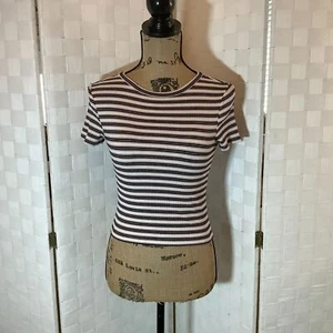 divided cropped tee size xs - Picture 1 of 8