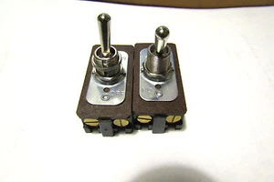 2 CARLING TECHNOLOGY TOGGLE SWITCH,ON-OFF 4 SCREWS,10/20A 125/250V WITH 2 NUTS** - Bild 1 von 9