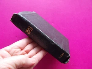 THE HOLY BIBLE - OLD AND NEW TESTAMENTS KING JAMES VERSION COLLINS BLACK LEATHER - Picture 1 of 10