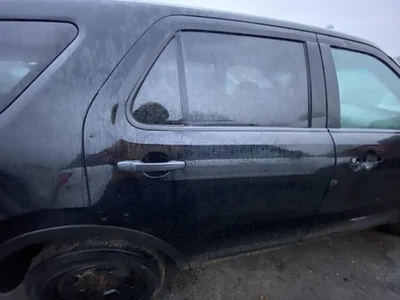 Used Rear Right Door Assembly Rear Side fits: 2016 Ford Explorer electric privac - Imagem 1 de 4