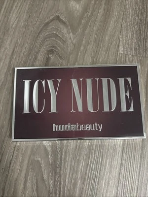 Paleta de Sombras de Ojos Huda Beauty ICY NUDE EDICIÓN LIMITADA, Dañada Ver Descripción Foto 1 de 2