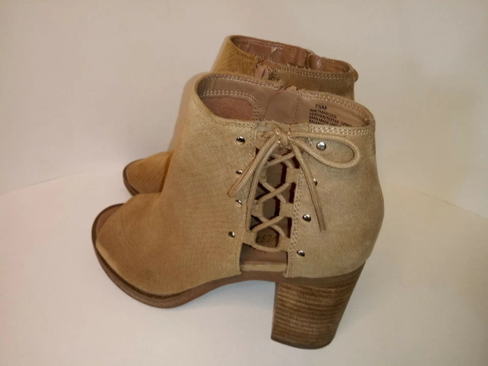 Talla 7.5 Nine West Abierto Encaje Lateral Peep Toe Tacón Madera Marrón Gamuza Bota Cremallera Lado Foto 1 de 4