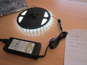 15M 3528 BLANCO 60 LED/M Impermeable Adhesivo Tira de Luz LED + PSU - Imagen 1 de 1