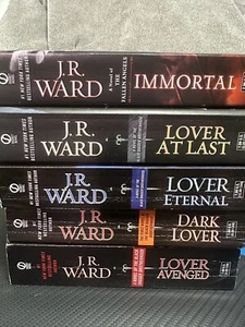 Black Dagger Brotherhood Paranormal Romance Lot of 5 Paperback by J R Ward - Imagen 1 de 6