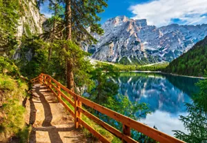 Castorland Braies Lake, Italy 1000 Piece Jigsaw Puzzle - Picture 1 of 2